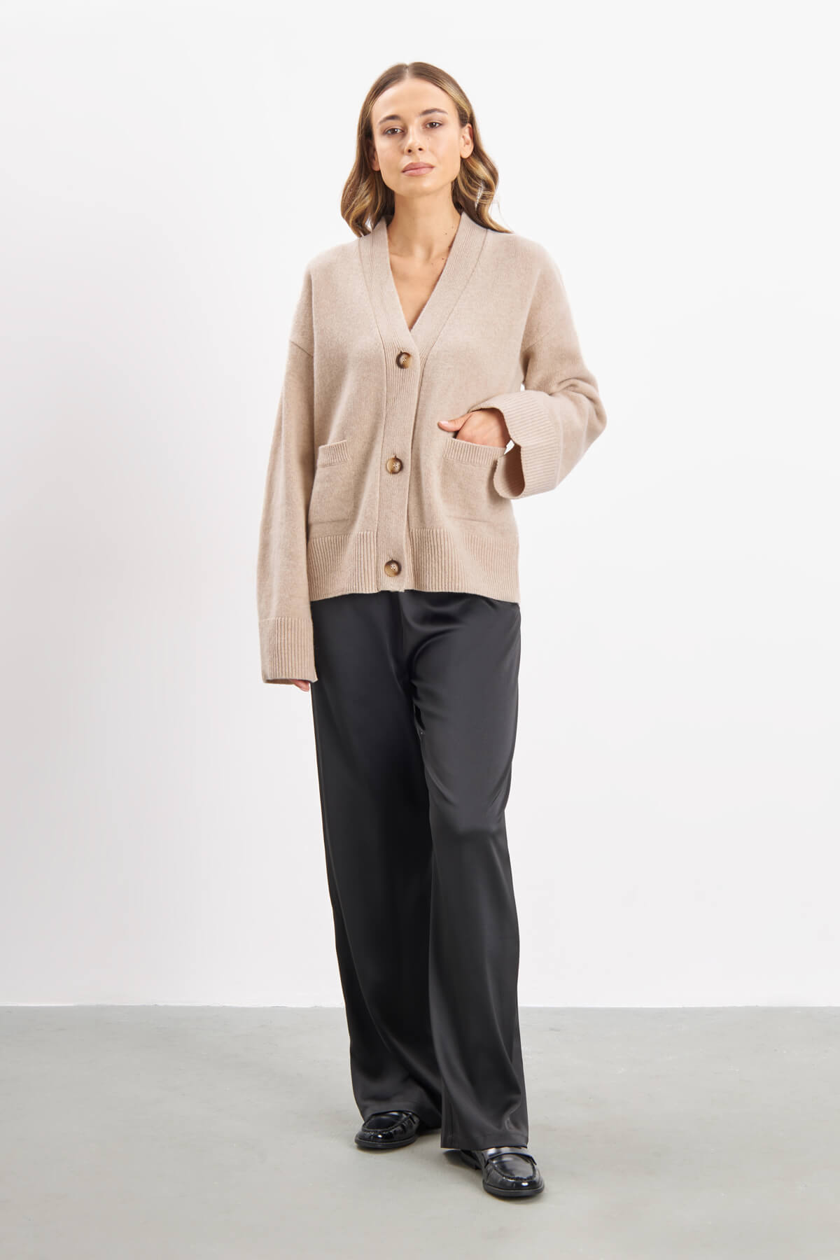 Emery Cardigan Beige – M-KAE Copenhagen - Main Image
